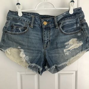 AEO Distressed Hi-rise Festival Shorties